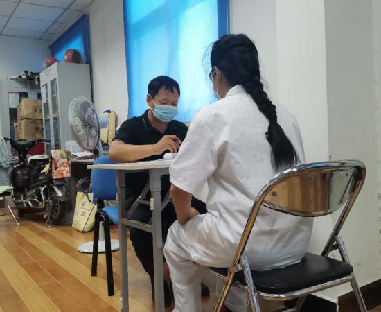 9月16日，慧海普法班车进东铁营街道宋庄路第二社区