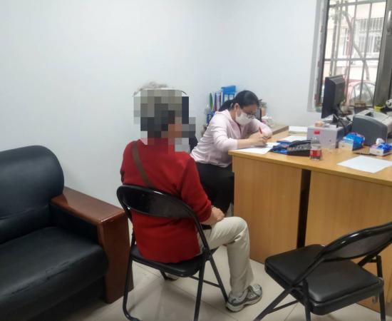 9月23日，慧海普法班车进云岗街道南二社区