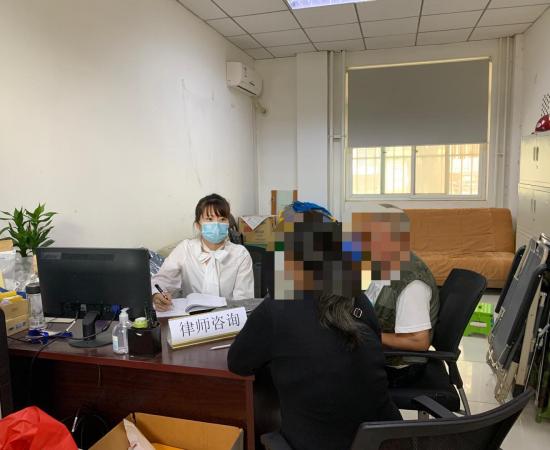 9月25日，慧海普法班车进长辛店街道车辆厂社区